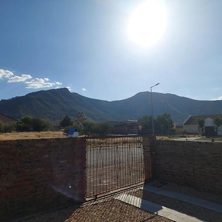 דירות Graaff-Reinet Tj Self-Catering חדר תמונה