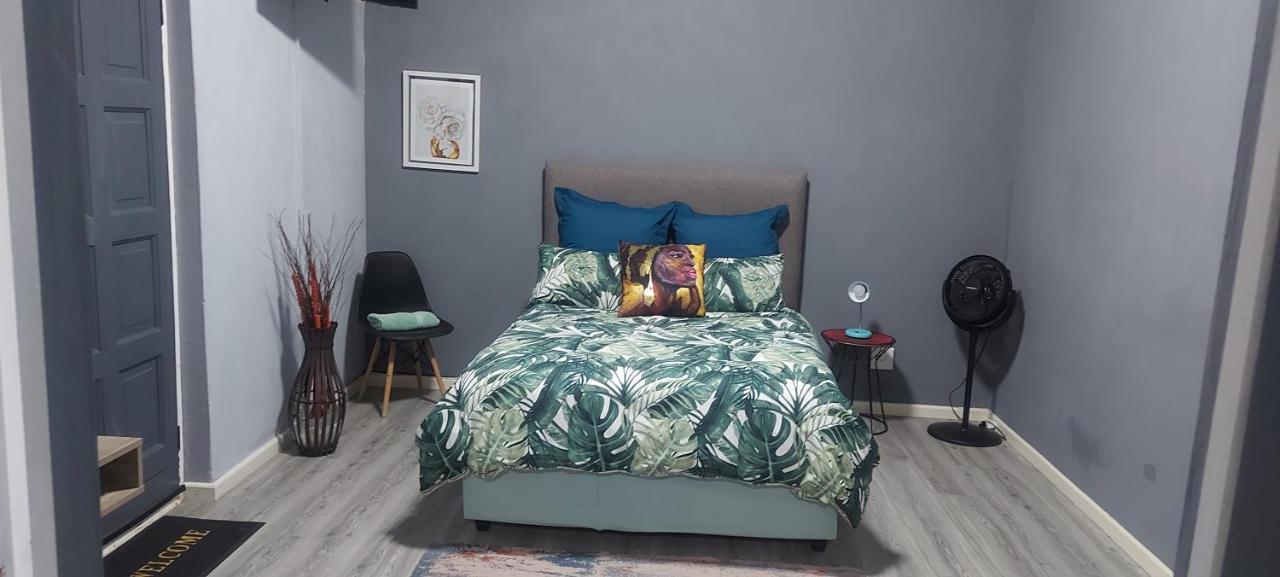 דירות Graaff-Reinet Tj Self-Catering חדר תמונה