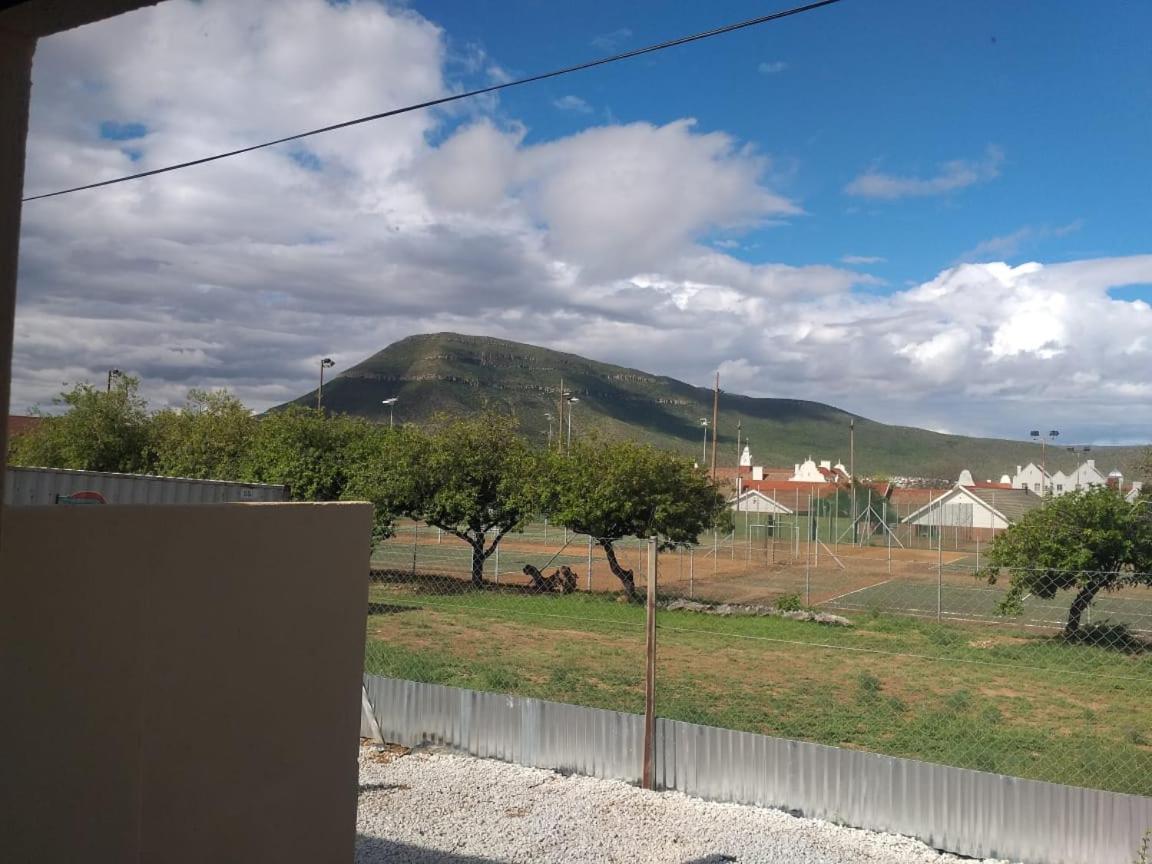 דירות Graaff-Reinet Tj Self-Catering חדר תמונה
