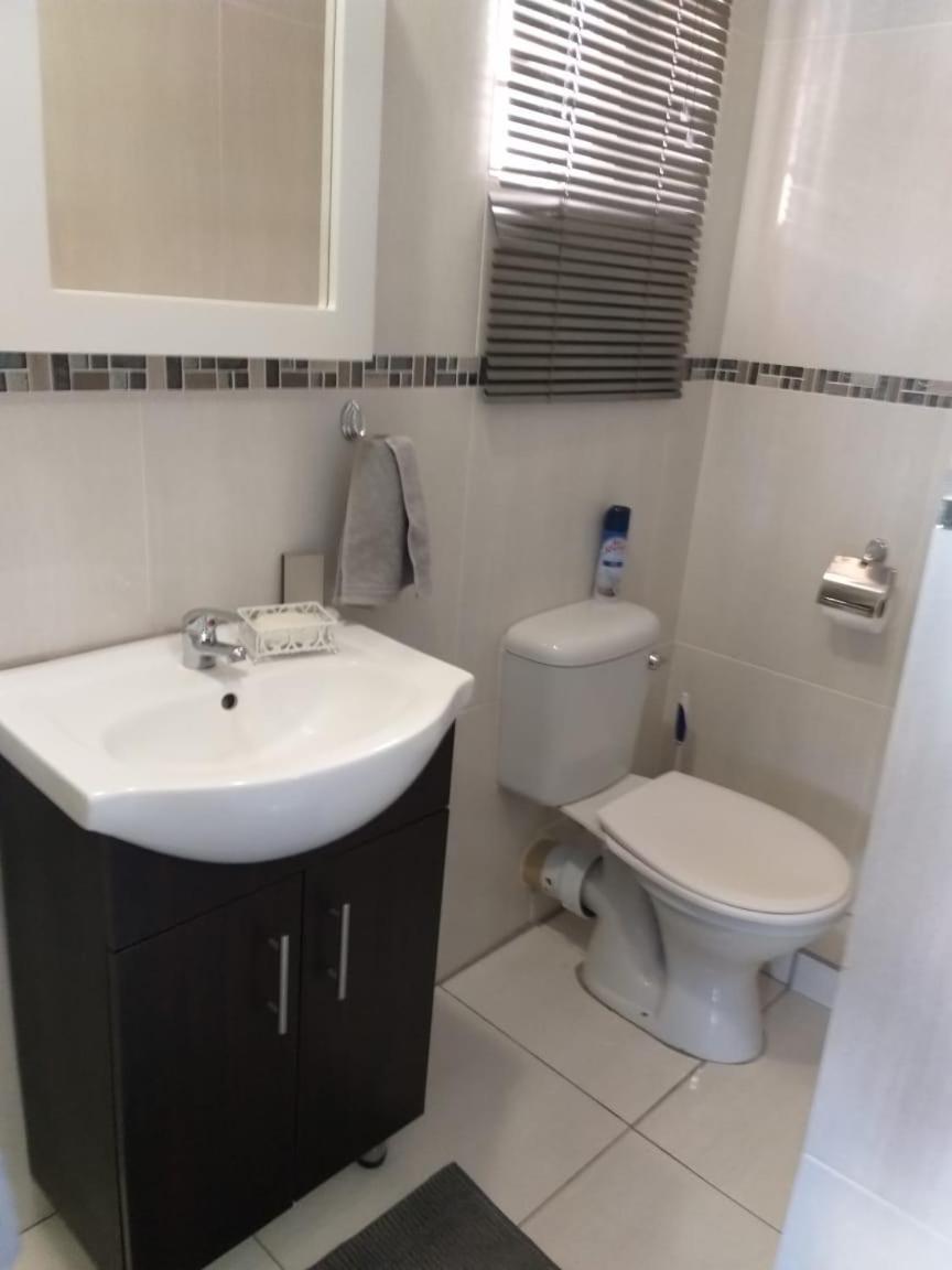 דירות Graaff-Reinet Tj Self-Catering חדר תמונה