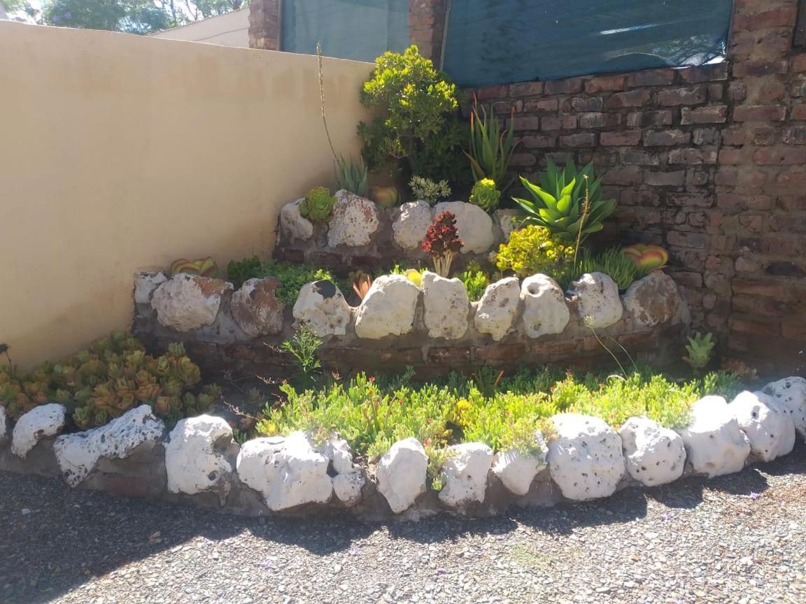 דירות Graaff-Reinet Tj Self-Catering חדר תמונה